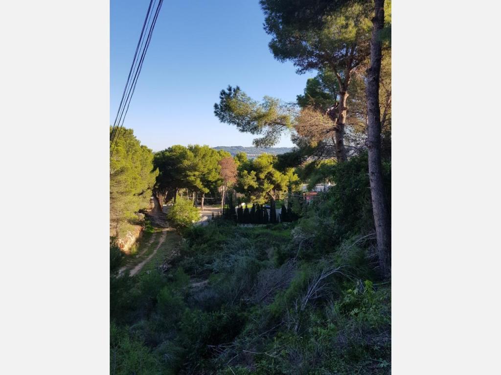 Se vende terreno con vistas al mar en PUERTO javea