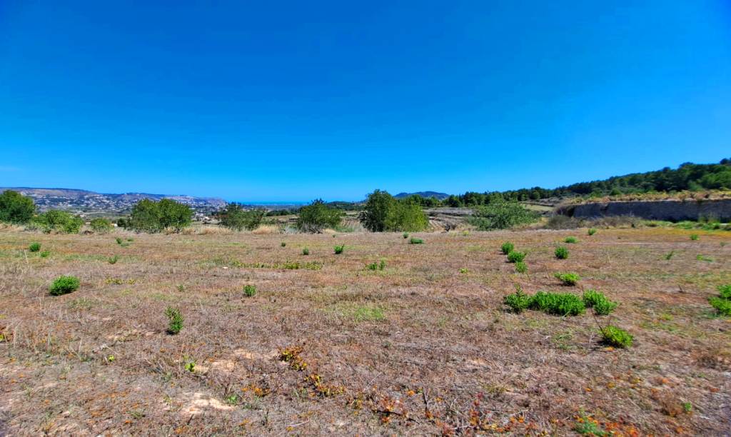 SE VENDE TERRENO CON PANORAMICAS VISTAS AL MAR 12.018m2