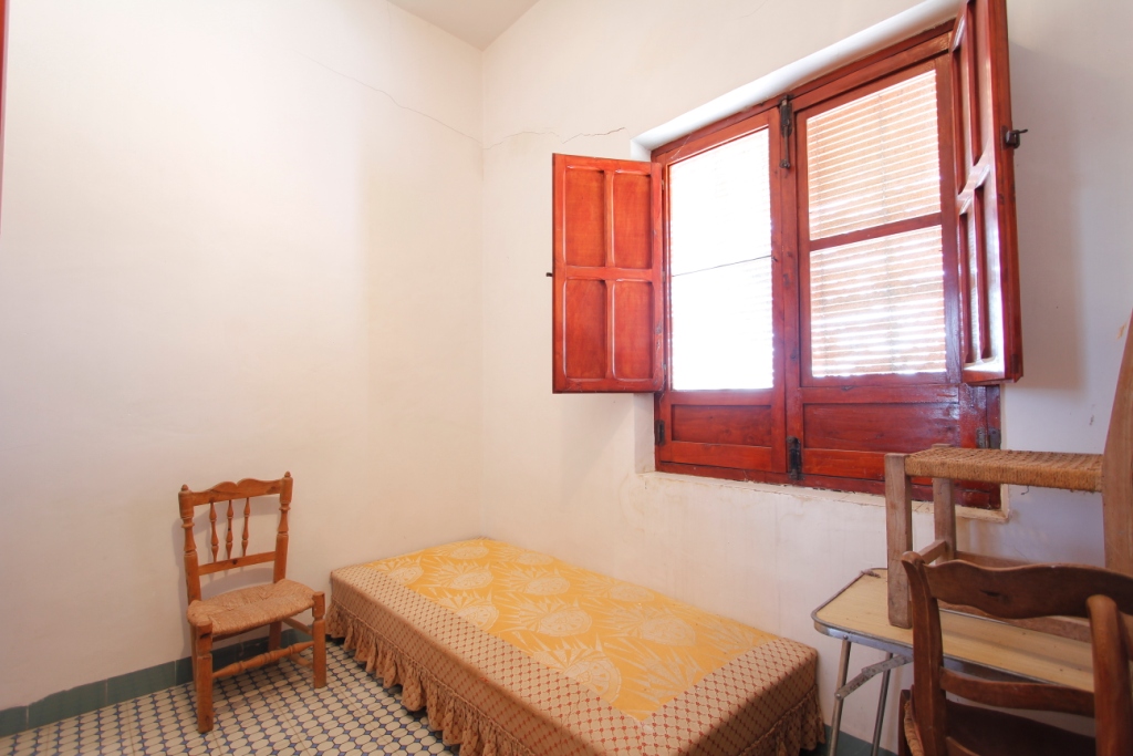 Se vende amplia finca rustica en Jijona