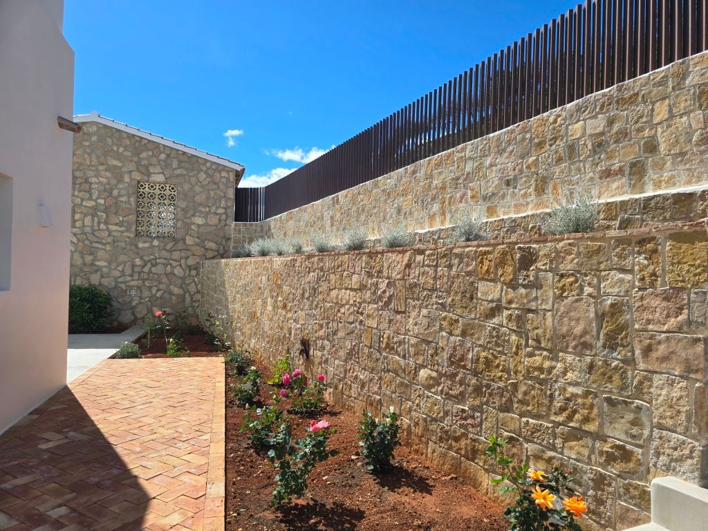 NEUE LUXUSVILLA ZUM VERKAUF mit herrlichem Blick auf das Meer und Ibiza