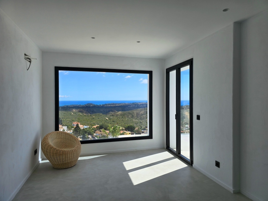 NEUE LUXUSVILLA ZUM VERKAUF mit herrlichem Blick auf das Meer und Ibiza