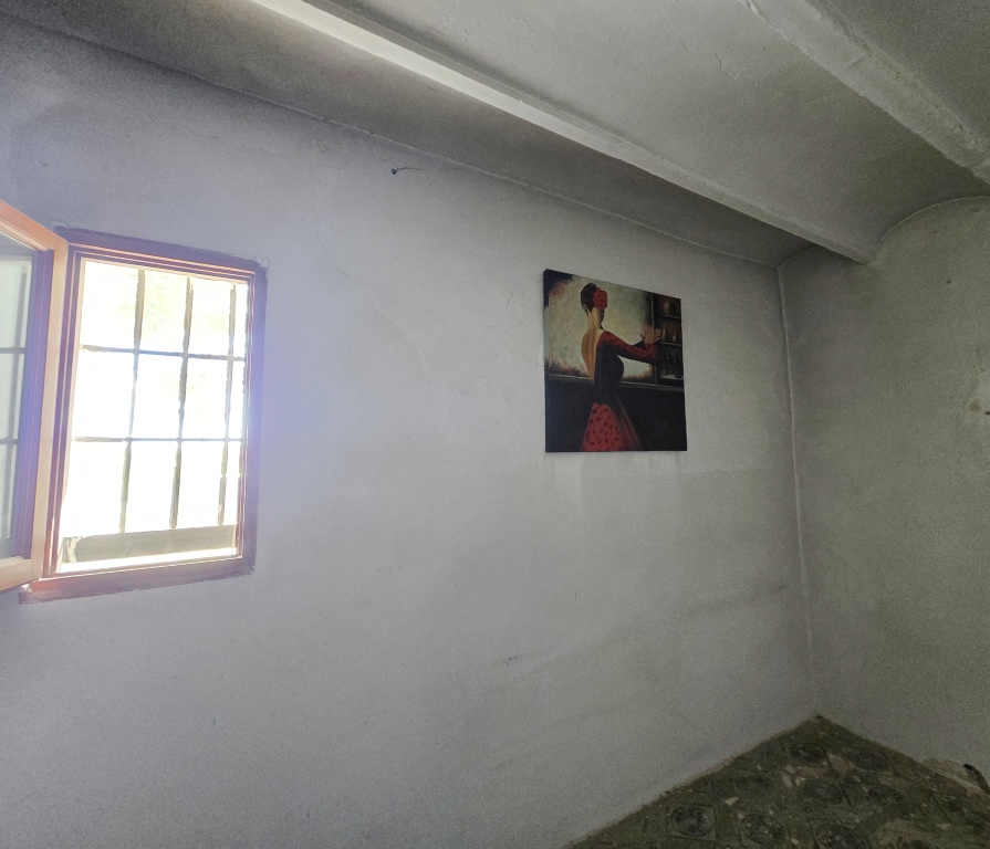 SE VENDE ESPACIOSA FINCA RUSTICA CON AMPLIO TERRENO cerca de todos los comunicaciones