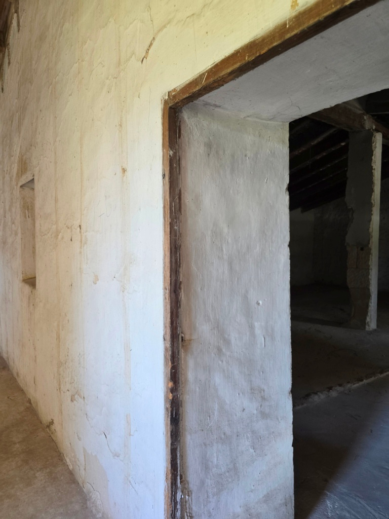 SE VENDE ESPACIOSA FINCA RUSTICA CON AMPLIO TERRENO cerca de todos los comunicaciones